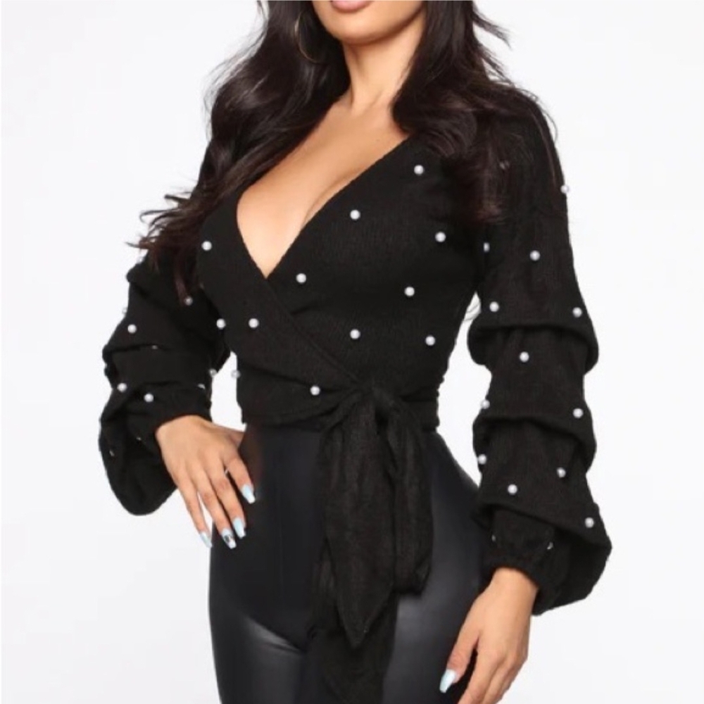 FASHION NOVA SWEATER SIZE M